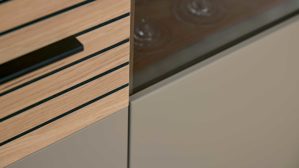 Highboard Interliving aus Holz in Grau Interliving Wohnzimmer Serie 2032 - Highboard B18070 Grau & Risseiche - drei Türen, Breite ca. 180 cm