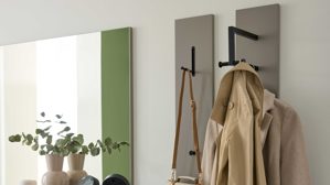 Garderoben-Set Interliving aus Holz in Hellgrau Interliving Garderobe Serie 6012 - Garderoben-Set 01 graubeiger Mattlack - fünfteilig