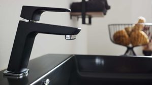 Mischbatterie Interliving aus Metall in Schwarz Interliving Bad Serie 7317 – Waschtisch-Armatur mattschwarzes Metall