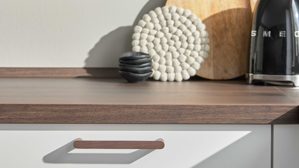 Einbauküche culineo® aus Holz in Weiß Culineo® Einbauküche C615 mit Einbaugeräten Alpinweiß & Walnuss - Stellfläche ca. 280 x 305 cm