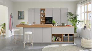 Einbauküche culineo® aus Holz in Hellgrau Culineo® Einbauküche C615 mit BORA Induktionsfeld Seidengrau & Eiche Como - zweizeilig