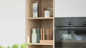 Einbauküche culineo® aus Holz in Hellgrau Culineo® Einbauküche C615 mit BORA Induktionsfeld Seidengrau & Eiche Como - zweizeilig