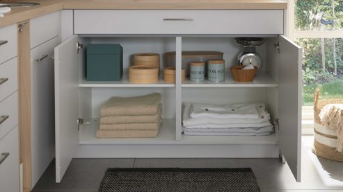 Systemküche culineo® aus Holz in Hellgrau Culineo® Hauswirtschaftsraum C615 mit Edelstahlbecken Seidengrau & Eiche Como - Stellfläche ca. 328 x 187 cm