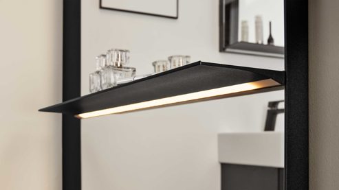 Wandspiegel Interliving aus Spiegel in Transparent Interliving Bad Serie 7961 - beleuchteter Wandspiegel mattschwarzes Metall - ca. 80 x 158 cm