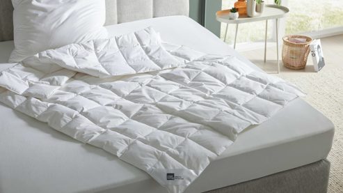 Daunendecke Interliving aus Federn + Daunen in Weiß Interliving Bettdecke Serie 9212 - Daunendecke extraleicht, ca. 240 g Daunen & Federn - ca. 135 x 200 cm