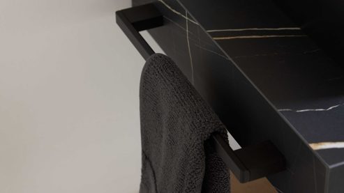Badmöbel-Set Interliving aus Holz in Schwarz Interliving Bad Serie 7198 – Badmöbel-Set mit Extras Eiche Sierra & Marmor Venato Nero