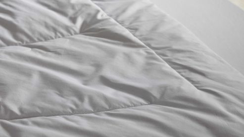 Bettdecke Interliving aus Naturfaser in Weiß Interliving Bettdecke Serie 9206 - Naturhaardecke normal - ca. 2.200 g Kamelhaarflaum, ca. 240 x 220 cm