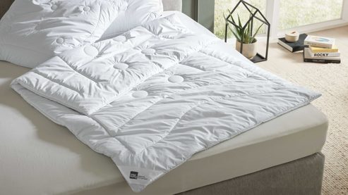 Bettdecke Interliving aus Naturfaser in Weiß Interliving Bettdecke Serie 9206 - Naturhaardecke normal - ca. 2.200 g Kamelhaarflaum, ca. 240 x 220 cm