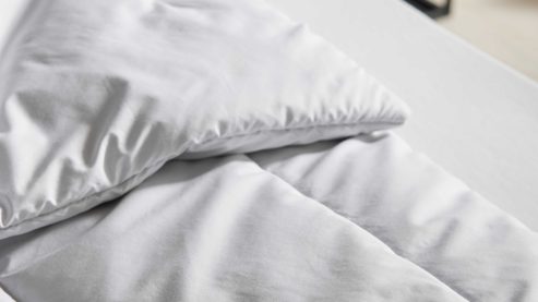 Bettdecke Interliving aus Naturfaser in Weiß Interliving Bettdecke Serie 9206 - Naturhaardecke normal - ca. 1.100 g Kamelhaarflaum, ca. 135 x 200 cm