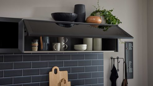 Einbauküche culineo® aus Holz in Dunkelgrau Culineo® Einbauküche C357 mit gorenje Einbaugeräten Schiefergrau & Schwarzglas - zweizeilig