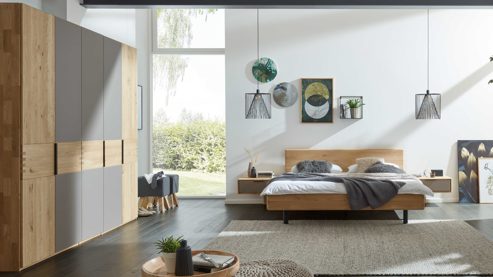 Komplettzimmer Interliving aus Holz in Holzfarben Interliving Schlafzimmer Serie 1015 – Komplettzimmer mit Mattglasfronten Siena & Wildeiche – fünftürig, Liegefläche ca. 160 x 200 cm